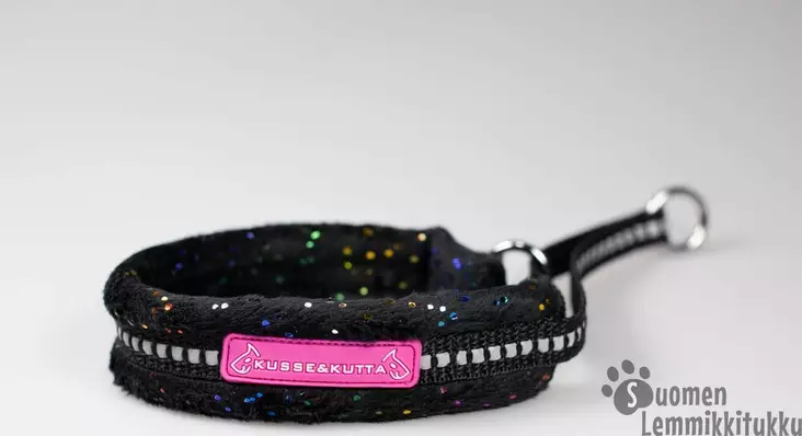 Puolikiristävä minipanta musta kimalle - Koiran puolikiristävät pannat - 41937 - 1